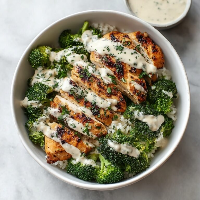 Easy Grilled Chicken & Broccoli Bowls with Creamy Garlic Sauce for Weeknight Meals